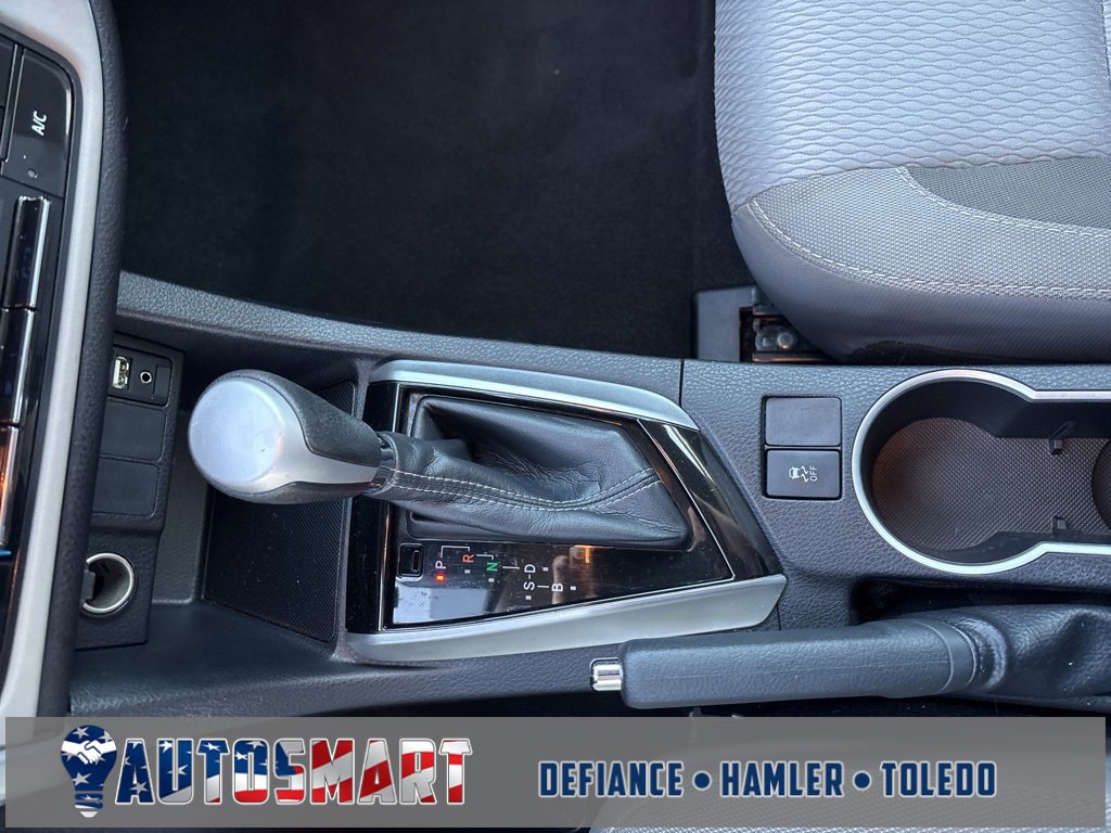 Used 2018 Toyota Corolla LE image 24