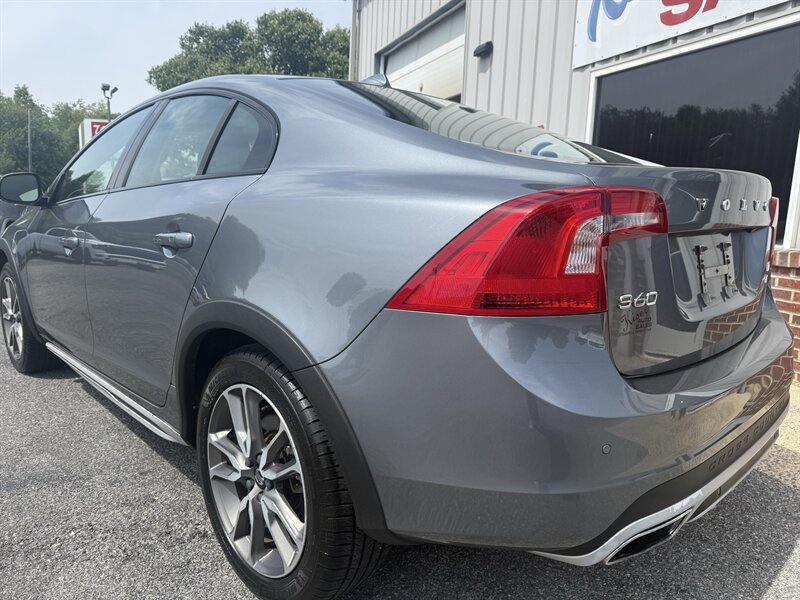 Used 2017 Volvo S60 T5 Cross Country Platinum w/ Climate Package AWD/4WD image 9