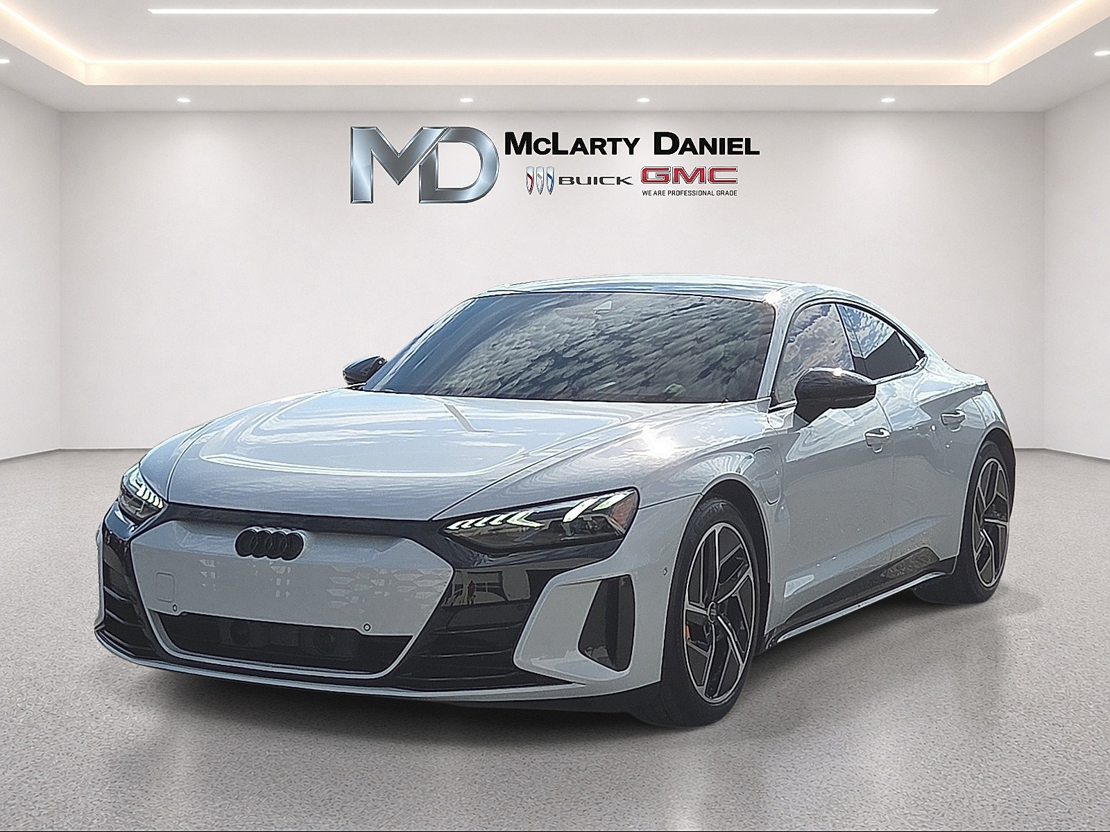 Used 2023 Audi RS e-tron GT w/ Carbon Performance Package AWD/4WD image 3