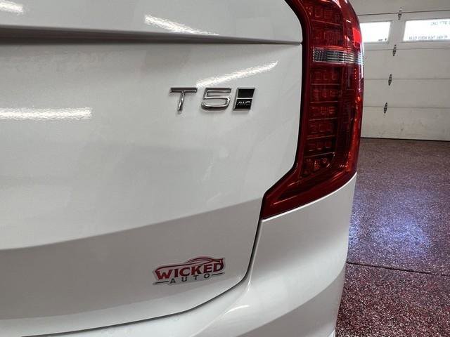 Used 2016 Volvo XC90 T5 Momentum AWD/4WD image 5