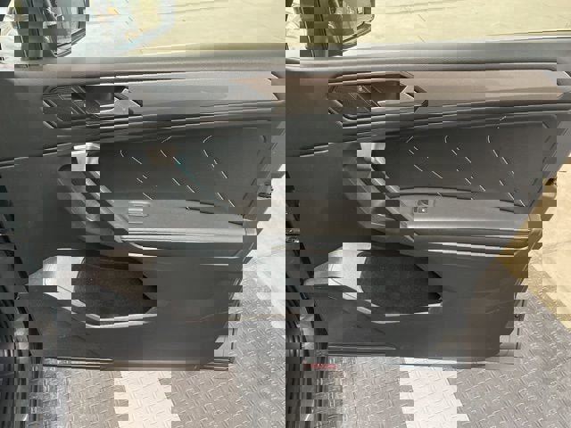 Used 2022 Volkswagen Tiguan SE AWD/4WD image 4