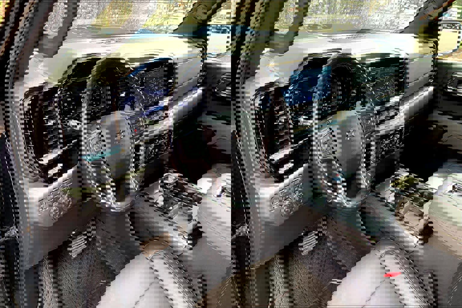 Used 2022 Chevrolet Silverado 1500 ZR2 w/ Technology Package AWD/4WD image 18