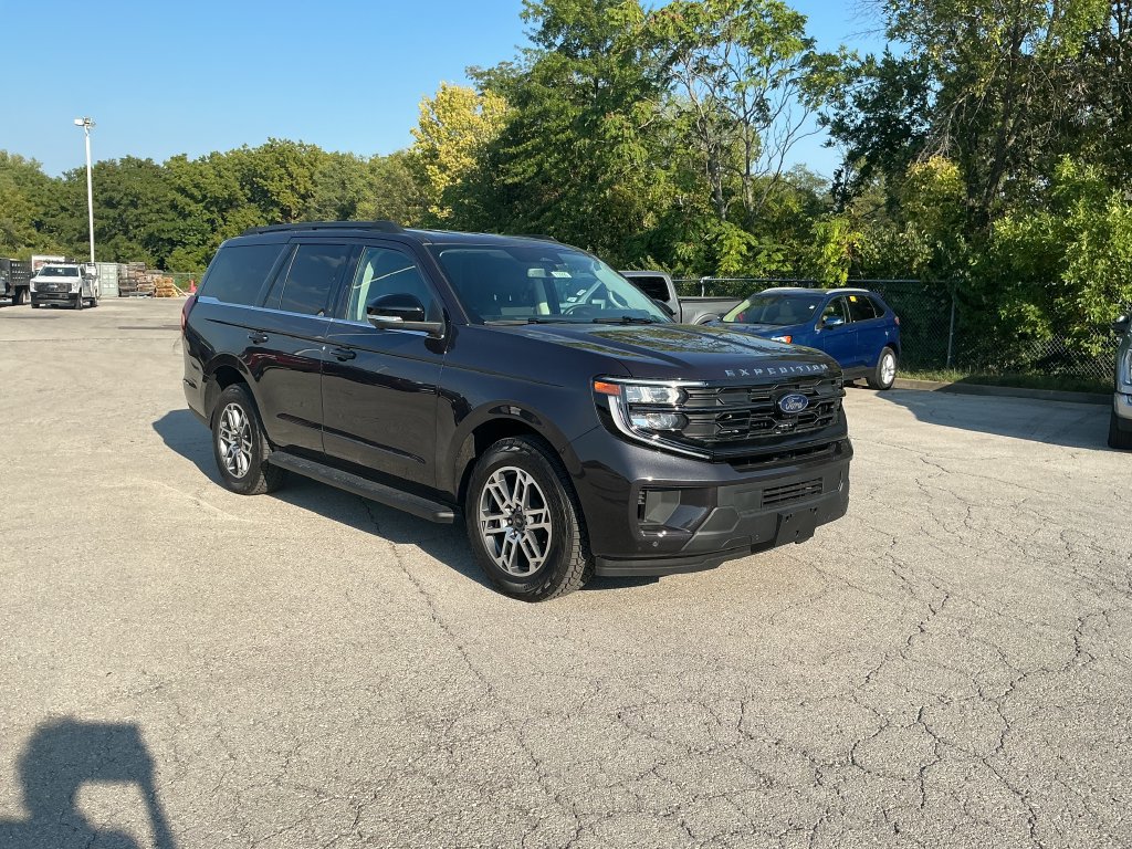 New 2026 Ford Expedition Active AWD/4WD image 3