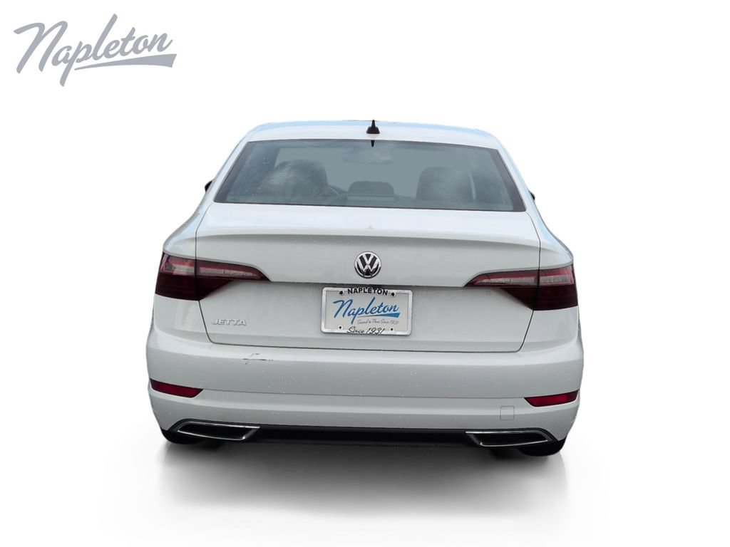 Used 2021 Volkswagen Jetta R-Line w/ R-Line Cold Weather Package FWD image 4