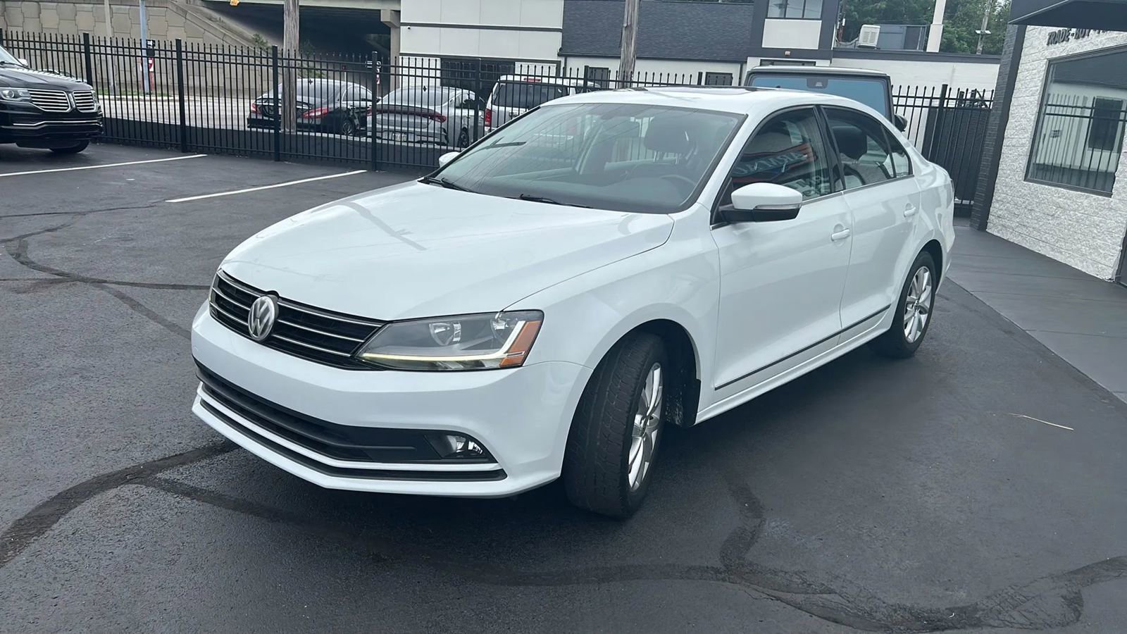Used 2017 Volkswagen Jetta SEL image 9