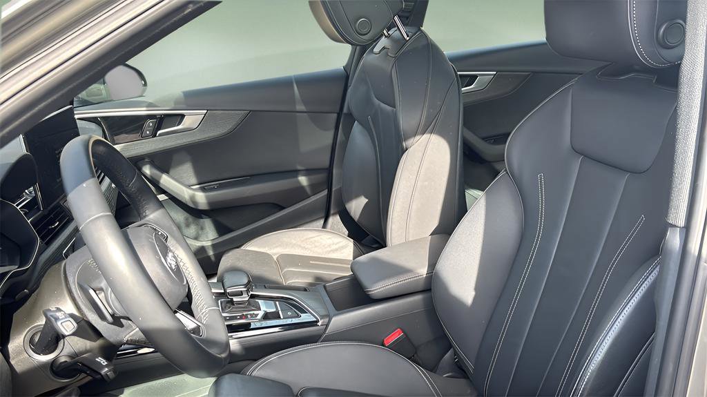 Used 2023 Audi A4 2.0T Premium w/ Convenience Package image 13