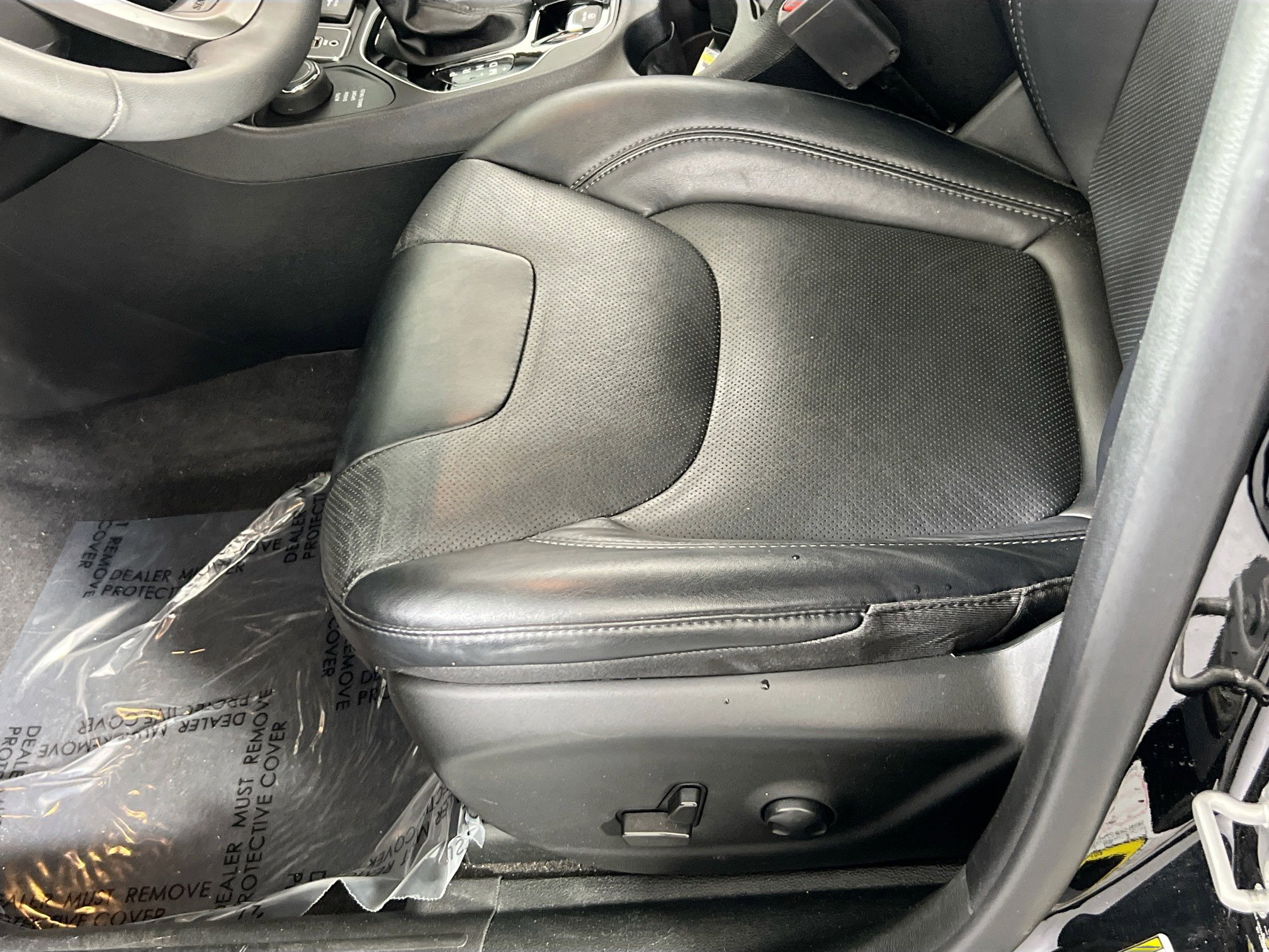 Used 2022 Jeep Cherokee Limited image 18