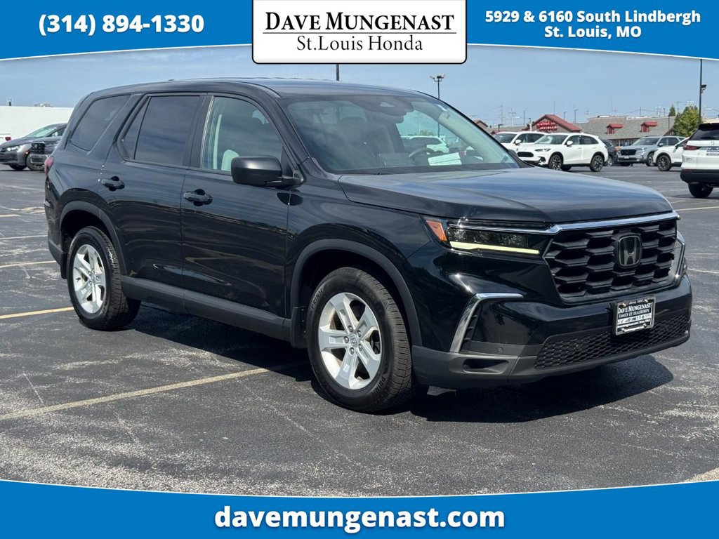 Used 2023 Honda Pilot LX image 1