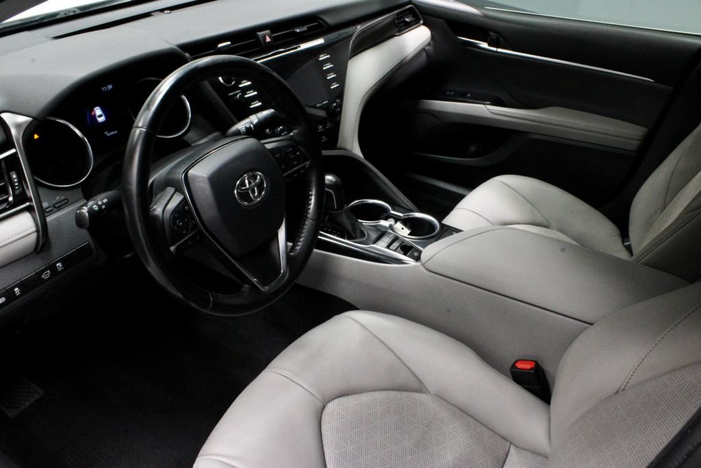 Used 2020 Toyota Camry XSE FWD image 22
