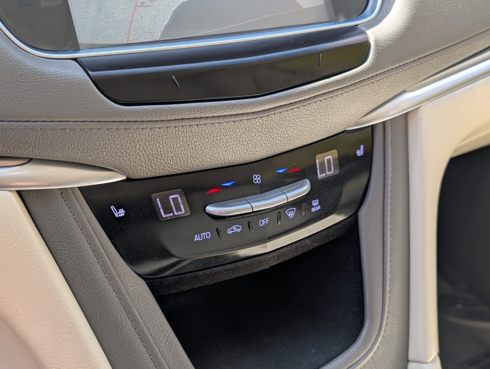 Used 2018 Cadillac XT5 Luxury image 30