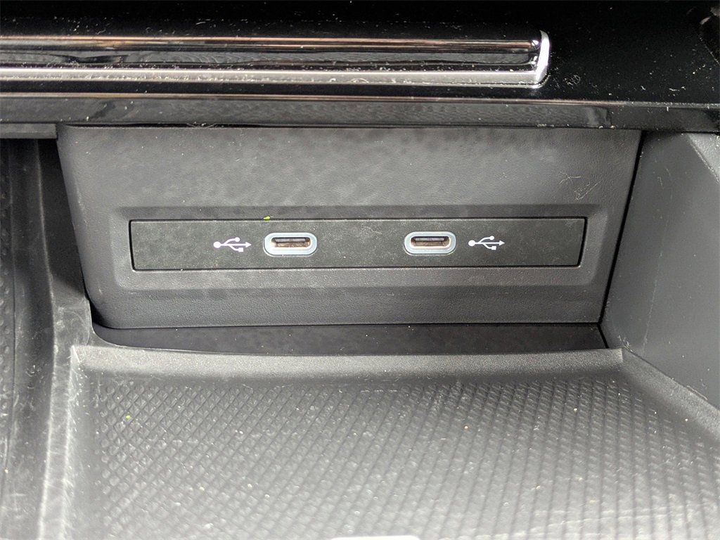 Used 2024 Volkswagen Atlas Peak Edition SE image 23