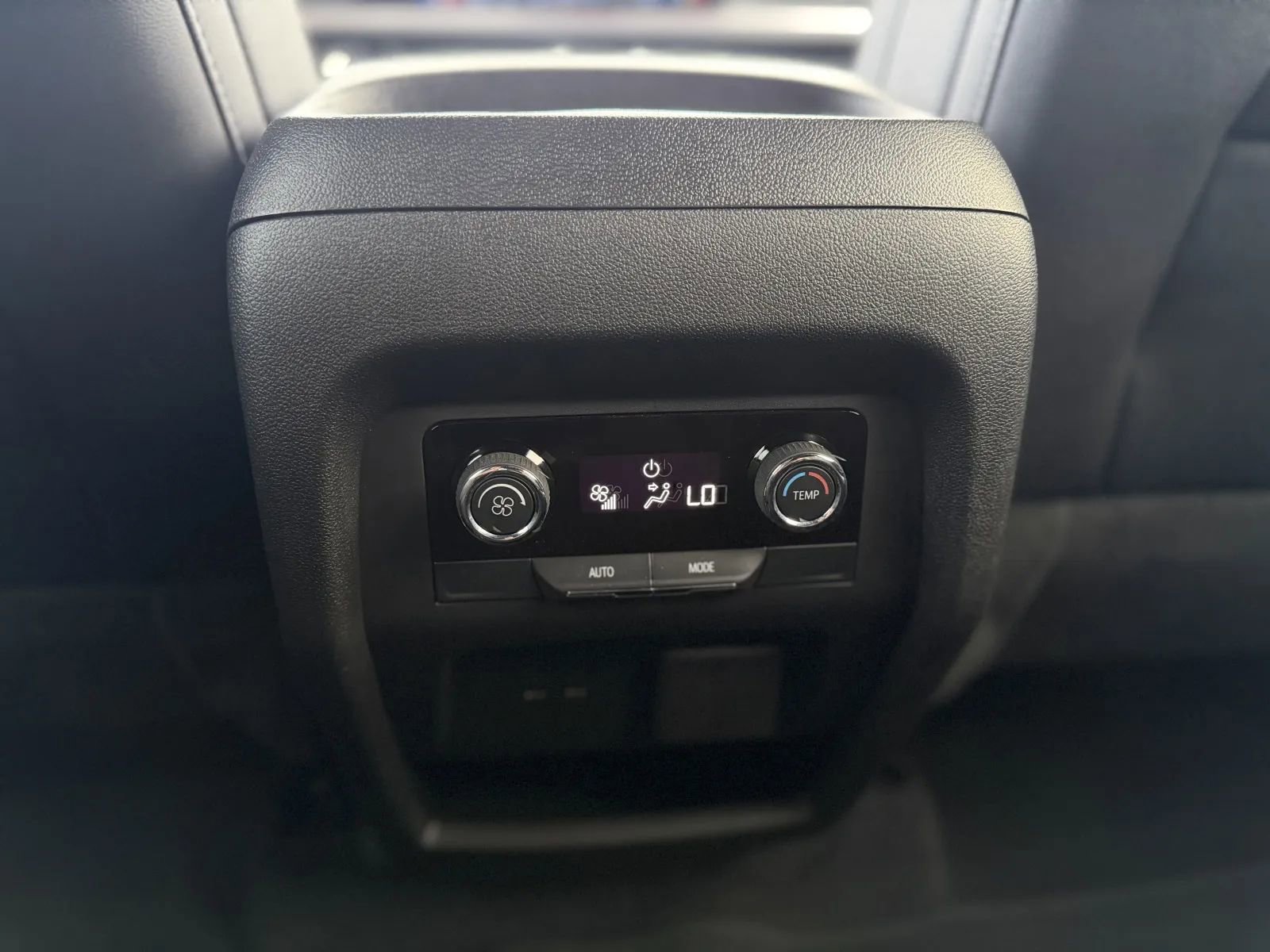 Used 2025 Chevrolet Traverse Z71 w/ Driver Confidence Package AWD/4WD image 41