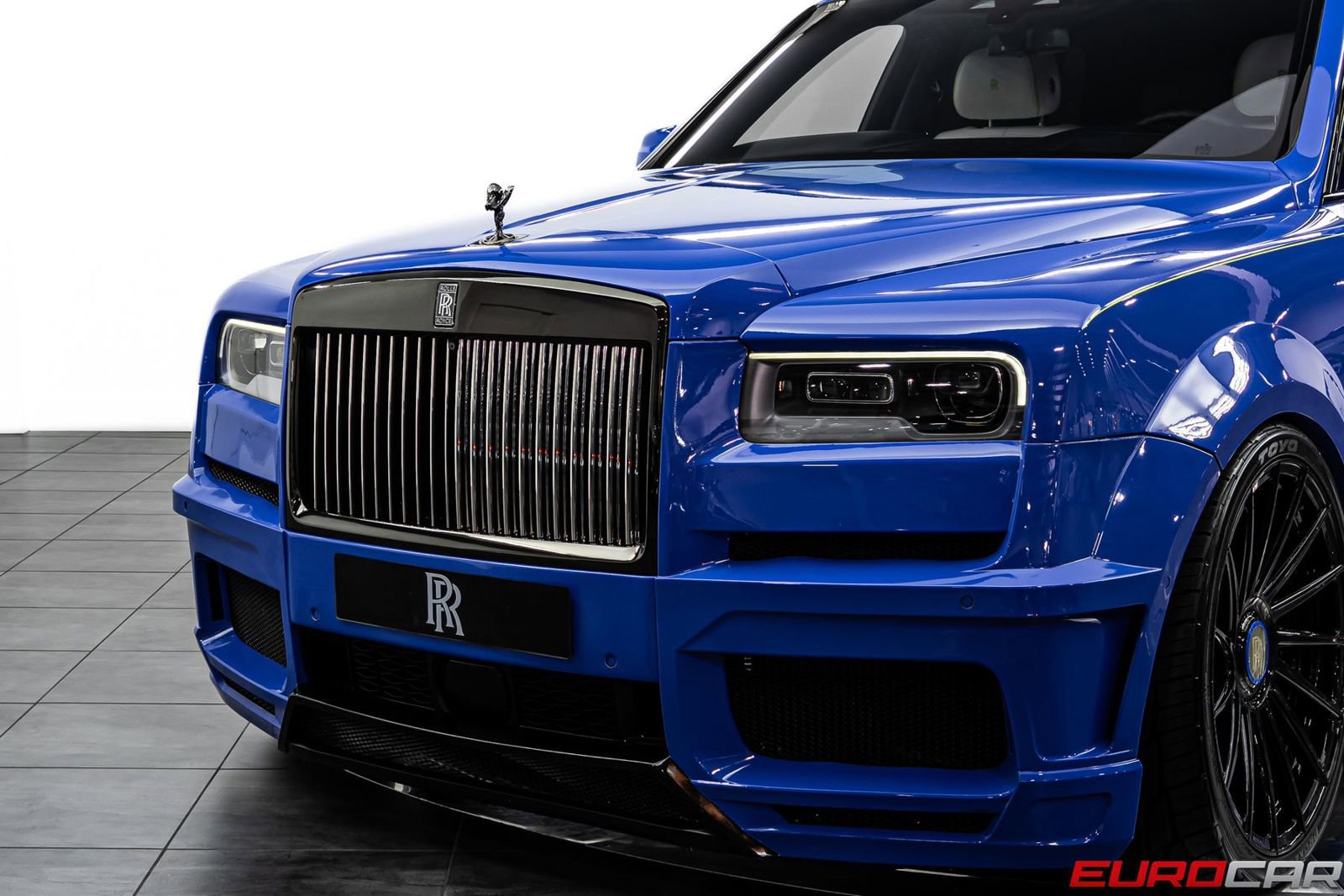 Used 2021 Rolls-Royce Cullinan Black Badge image 14