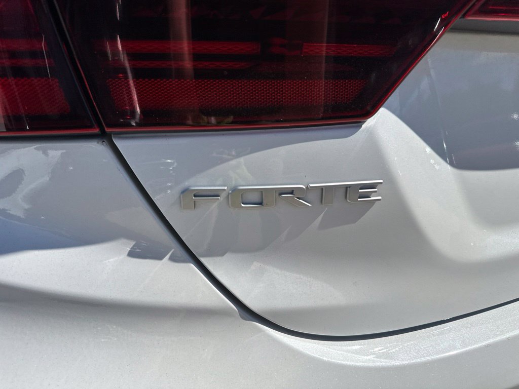 Used 2023 Kia Forte GT-Line w/ GT-Line Premium Package FWD image 23