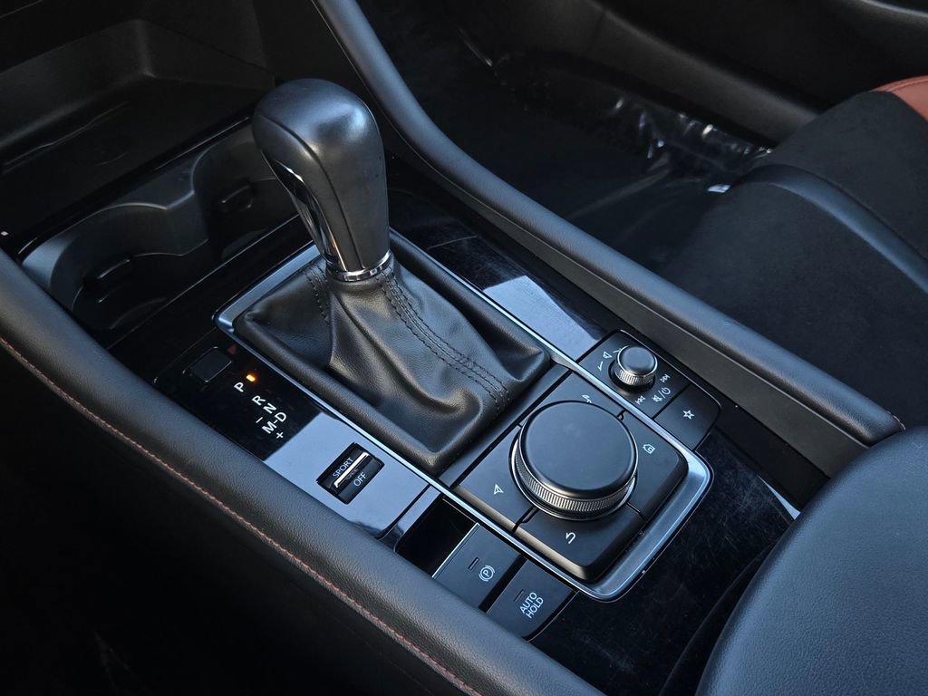 Certified 2025 MAZDA MAZDA3 Carbon w/ Appearance Package image 18