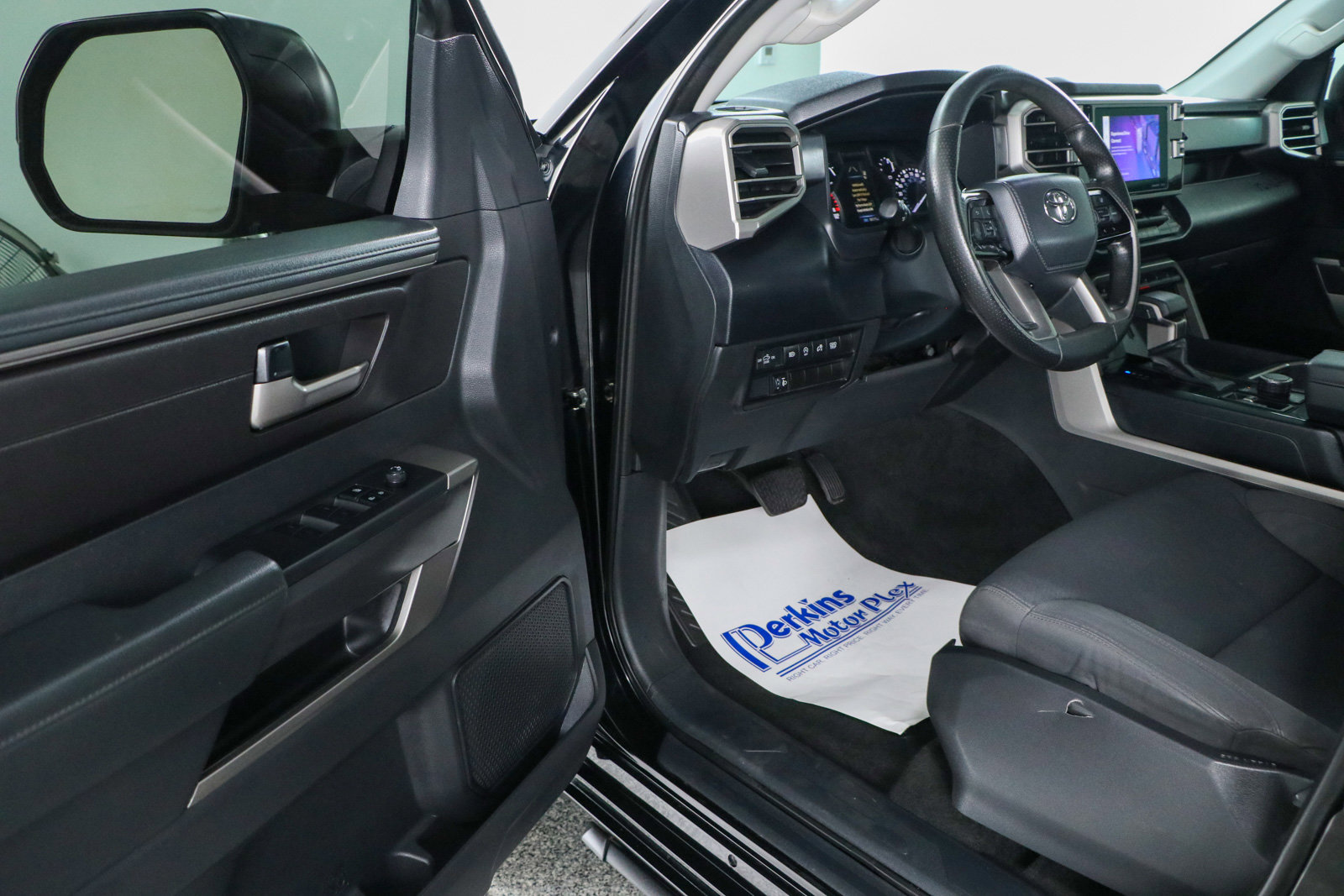 Used 2022 Toyota Tundra SR5 image 3