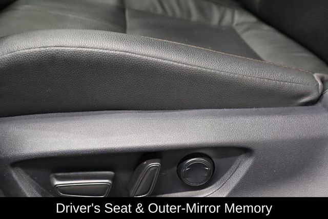 Used 2025 Toyota Camry XLE image 19