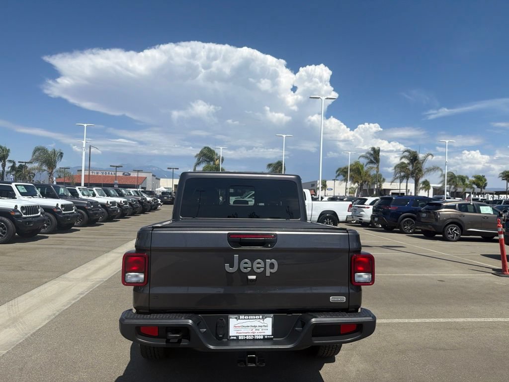 Used 2022 Jeep Gladiator Overland w/ Popular Equipment Package AWD/4WD image 7
