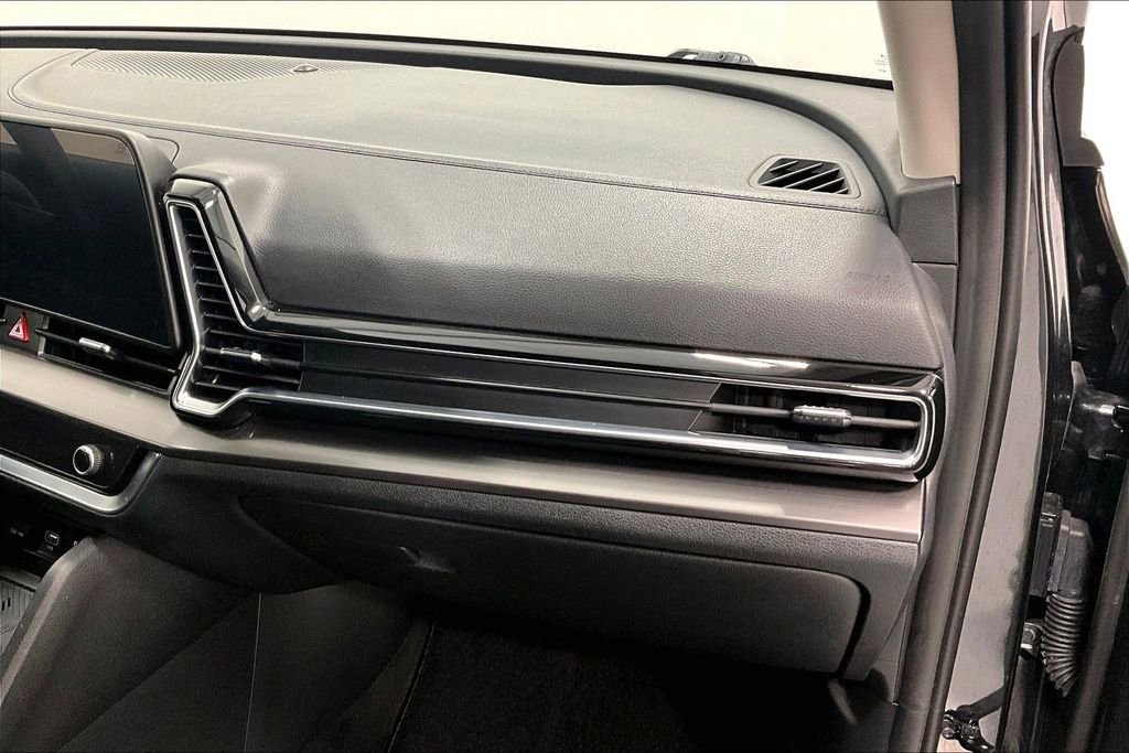 Used 2024 Kia Sportage EX image 16