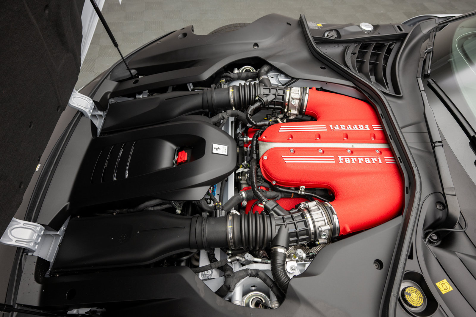Used 2025 Ferrari 12Cilindri RWD image 39