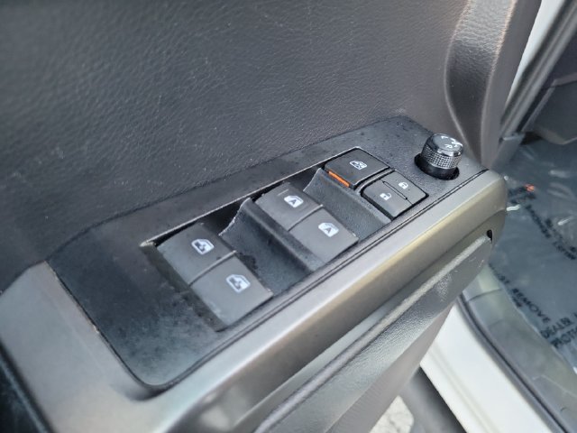 Used 2023 Toyota Tacoma TRD Off-Road w/ Technology Package AWD/4WD image 12