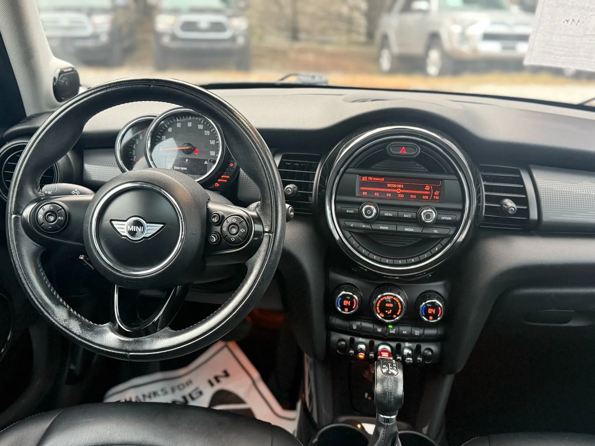 Used 2015 MINI Cooper 4-Door Hardtop image 23