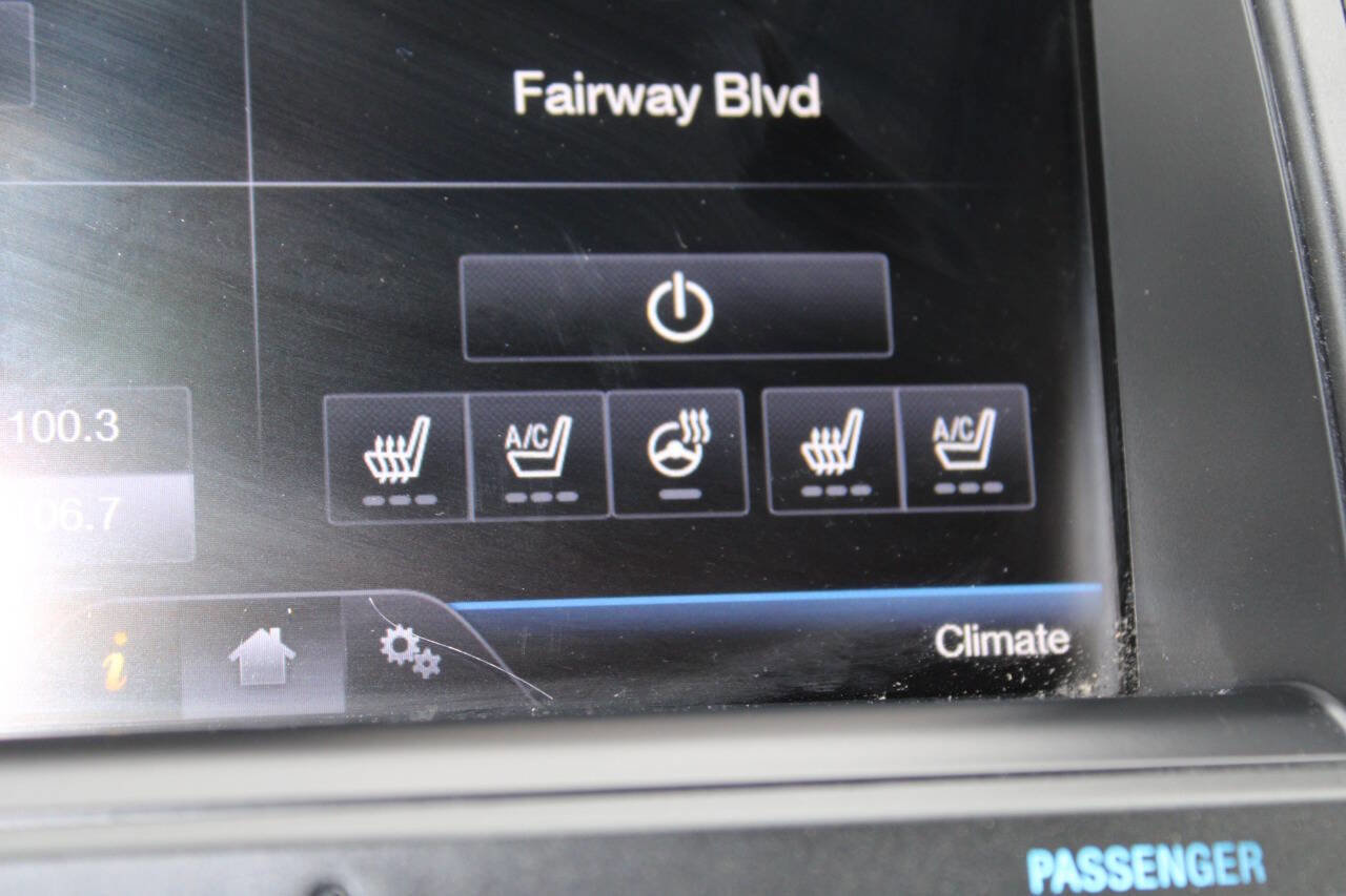 Used 2015 Ford Taurus SHO w/ Equipment Group 401A image 23