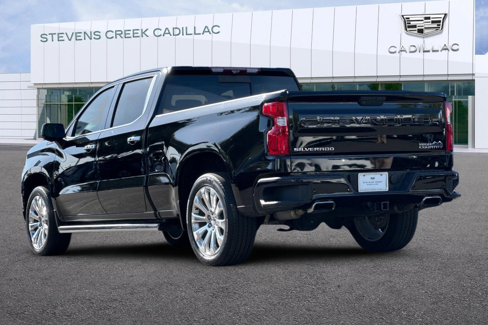 Used 2020 Chevrolet Silverado 1500 High Country w/ Technology Package image 5