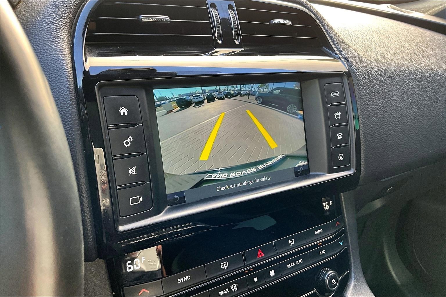 Used 2018 Jaguar F-PACE Premium image 21