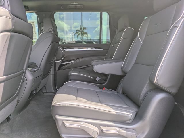 New 2026 Cadillac Escalade ESV Luxury w/ LPO, Radiant Package AWD/4WD image 18