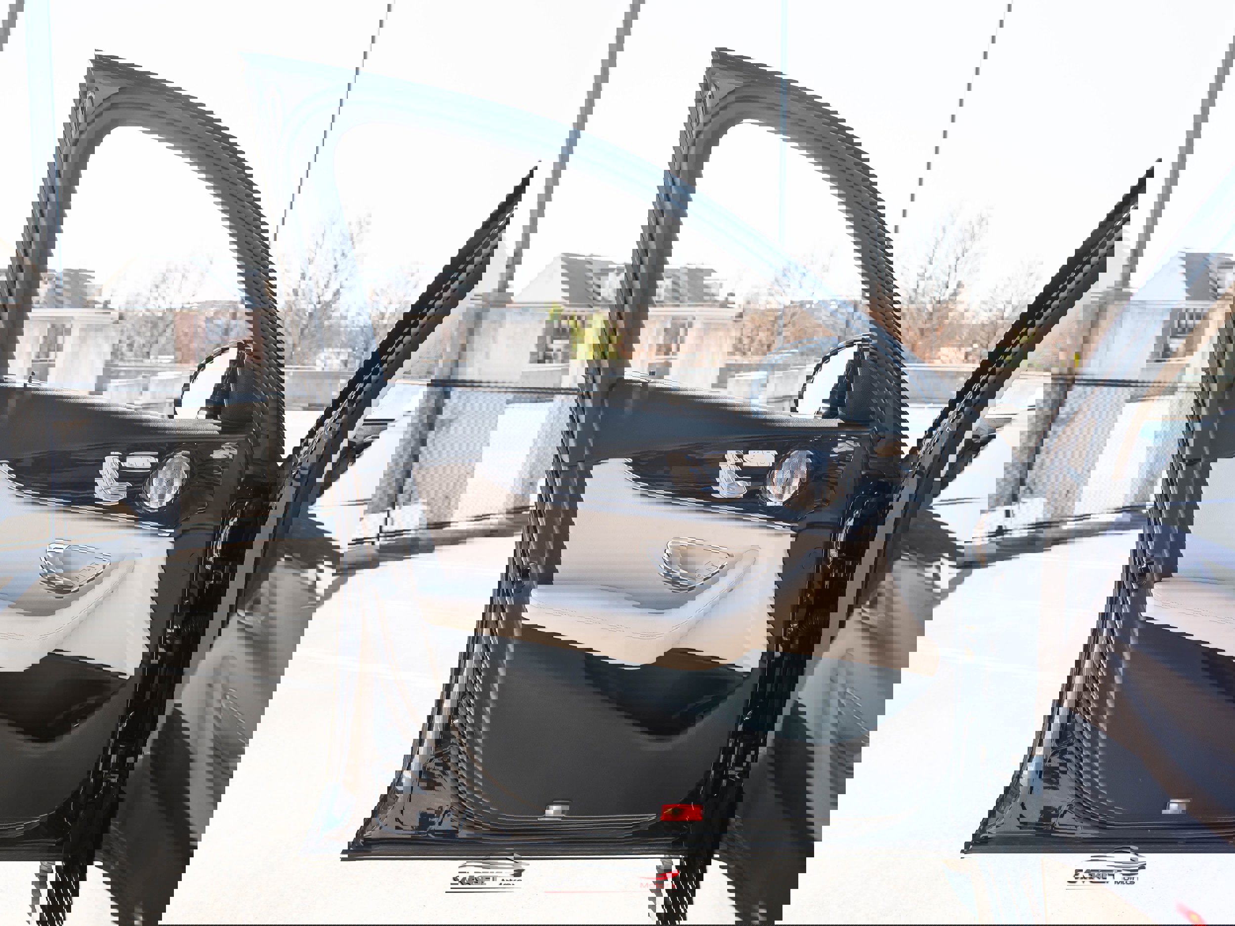 Used 2017 Mercedes-Benz E 300 image 38