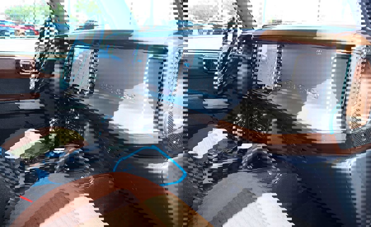 Used 2022 Ford Bronco Outer Banks image 37