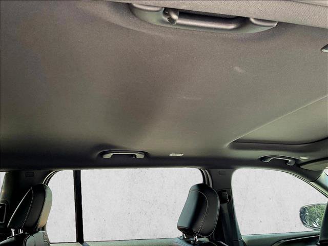 Used 2025 Jeep Grand Cherokee L Altitude RWD image 16