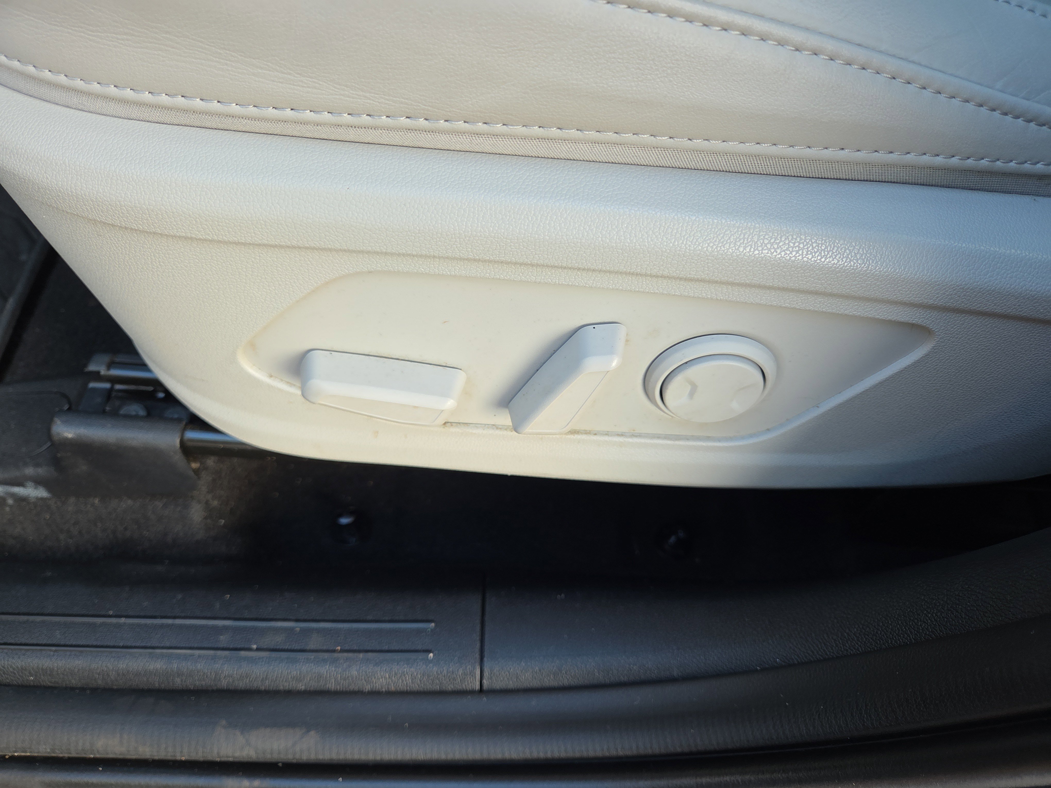 Used 2022 Kia Sorento EX w/ Panoramic Sunroof Package image 32