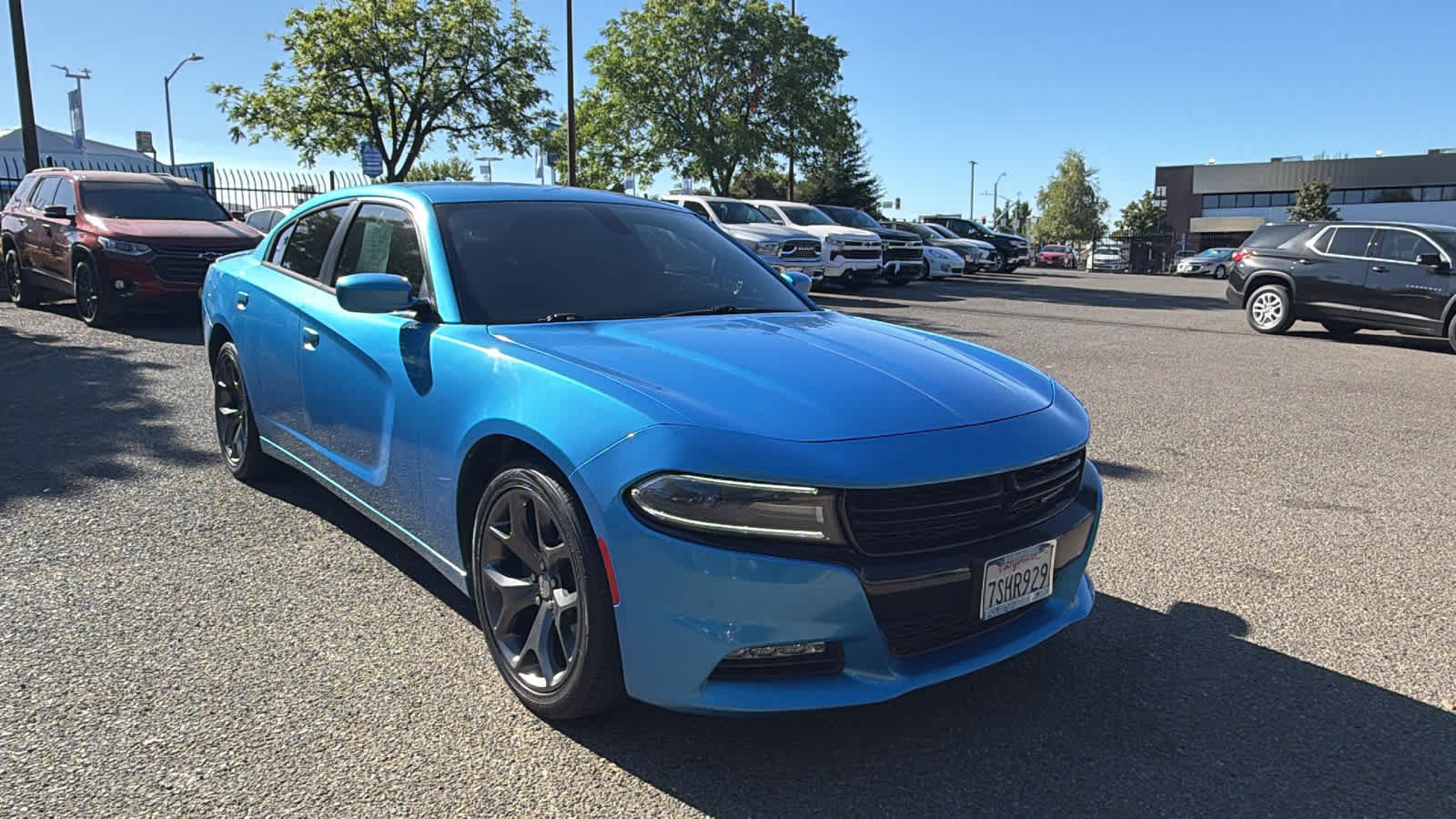 Used 2015 Dodge Charger SXT RWD image 3