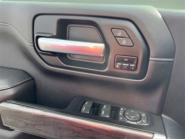 Used 2020 Chevrolet Silverado 2500 LTZ w/ LTZ Premium Package image 10