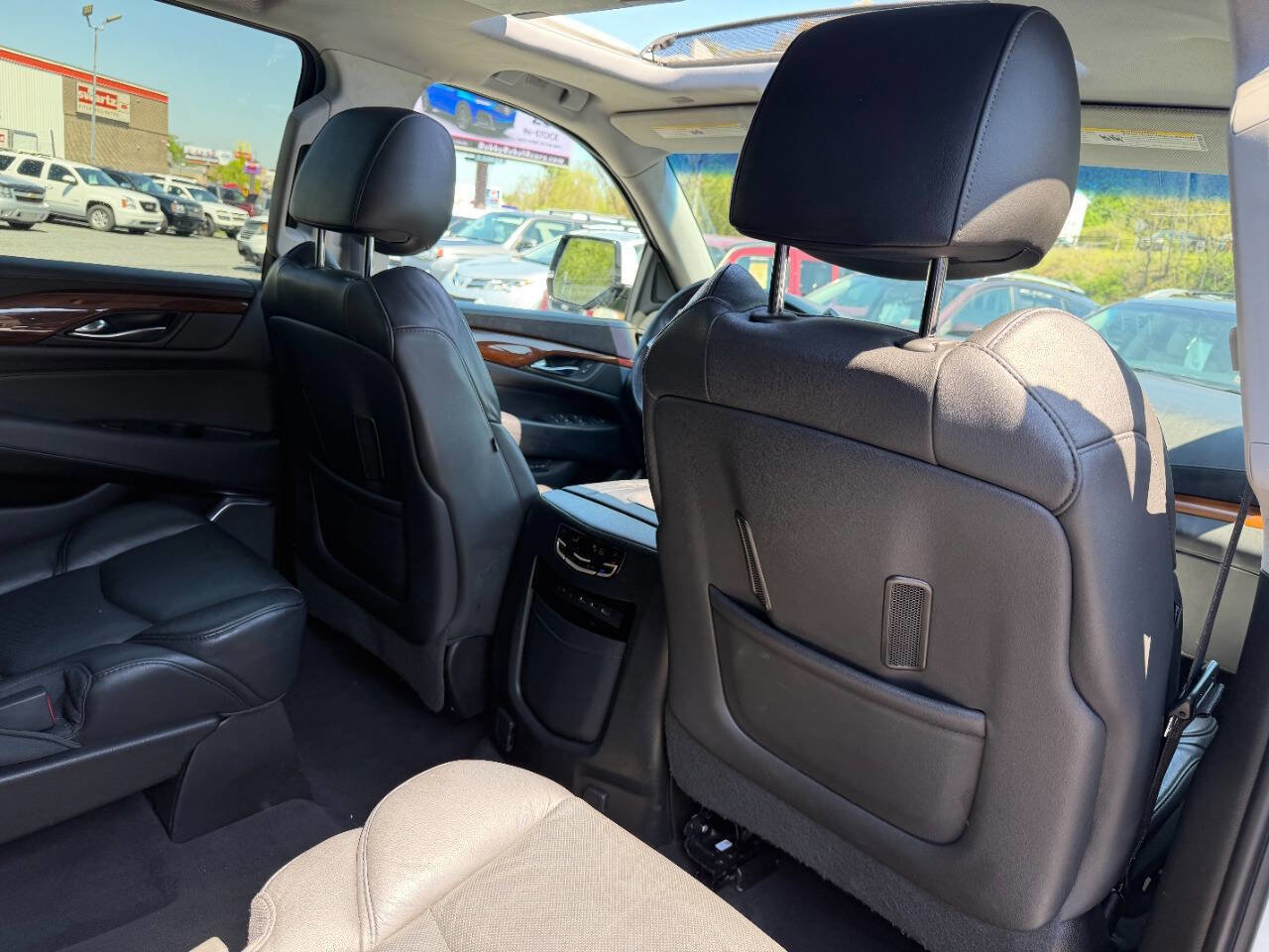 Used 2017 Cadillac Escalade ESV Premium Luxury image 53