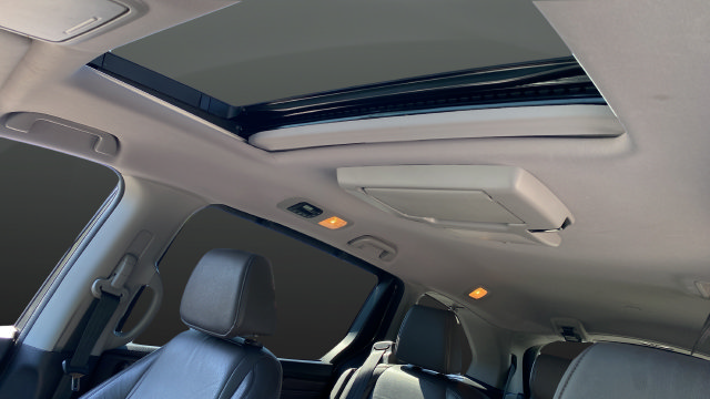 Used 2018 Honda Odyssey Touring image 12