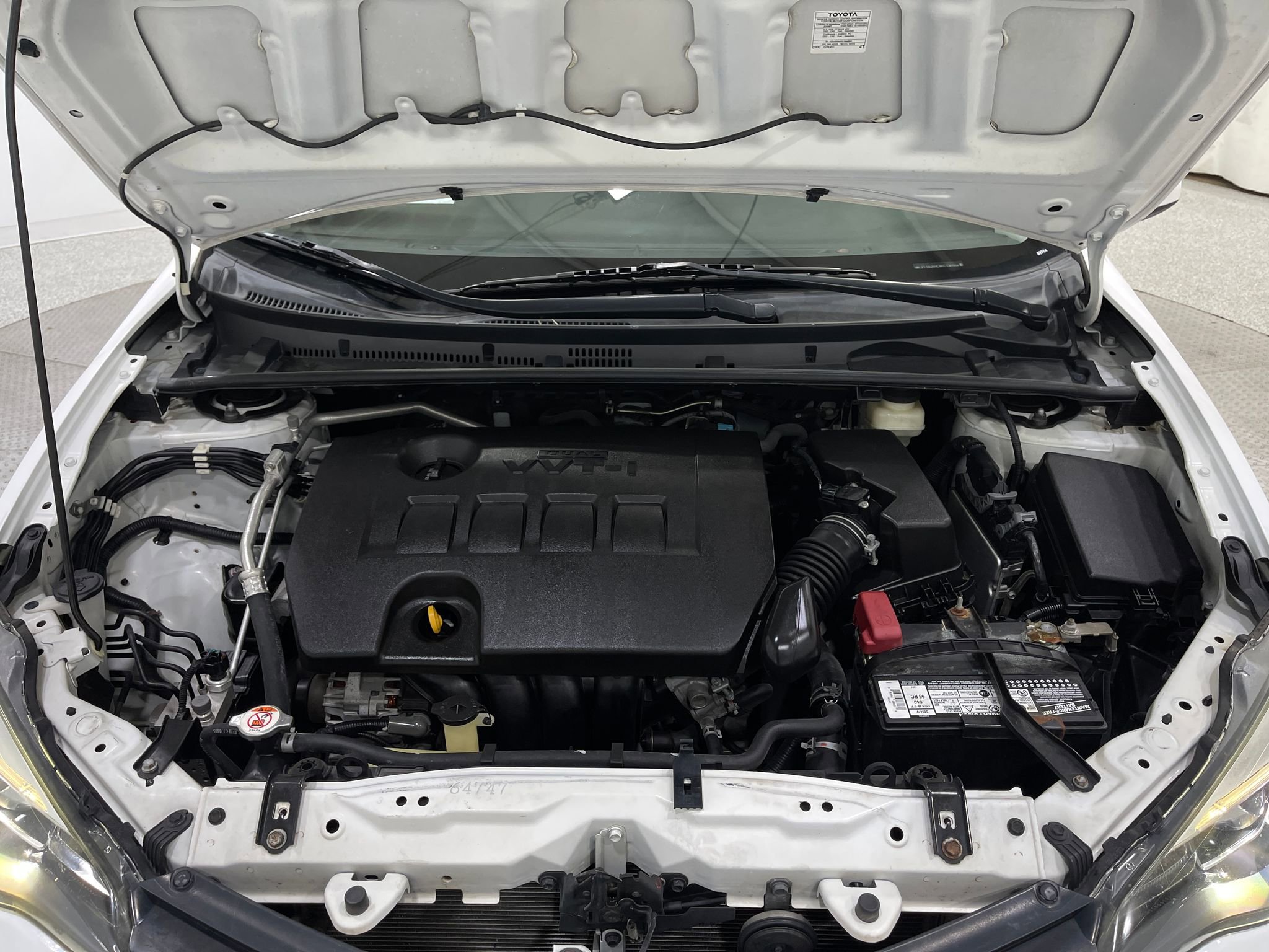 Used 2019 Toyota Corolla XLE w/ Carpet Mat Package (TMS) image 25