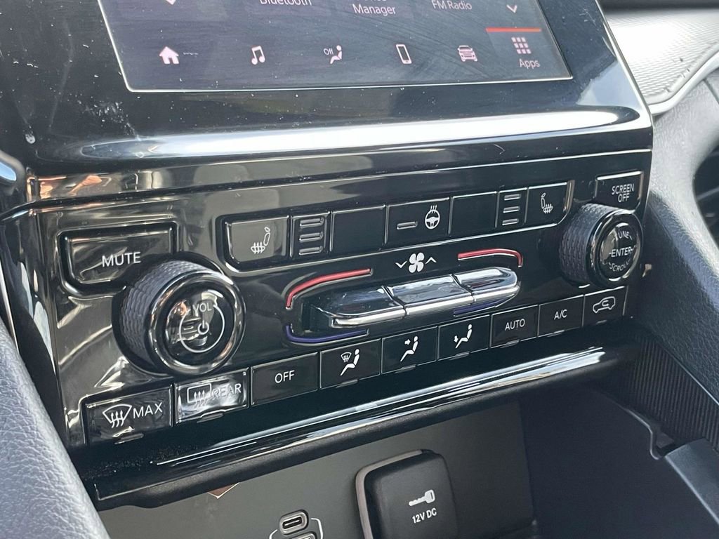 Certified 2025 Jeep Grand Cherokee Altitude image 38
