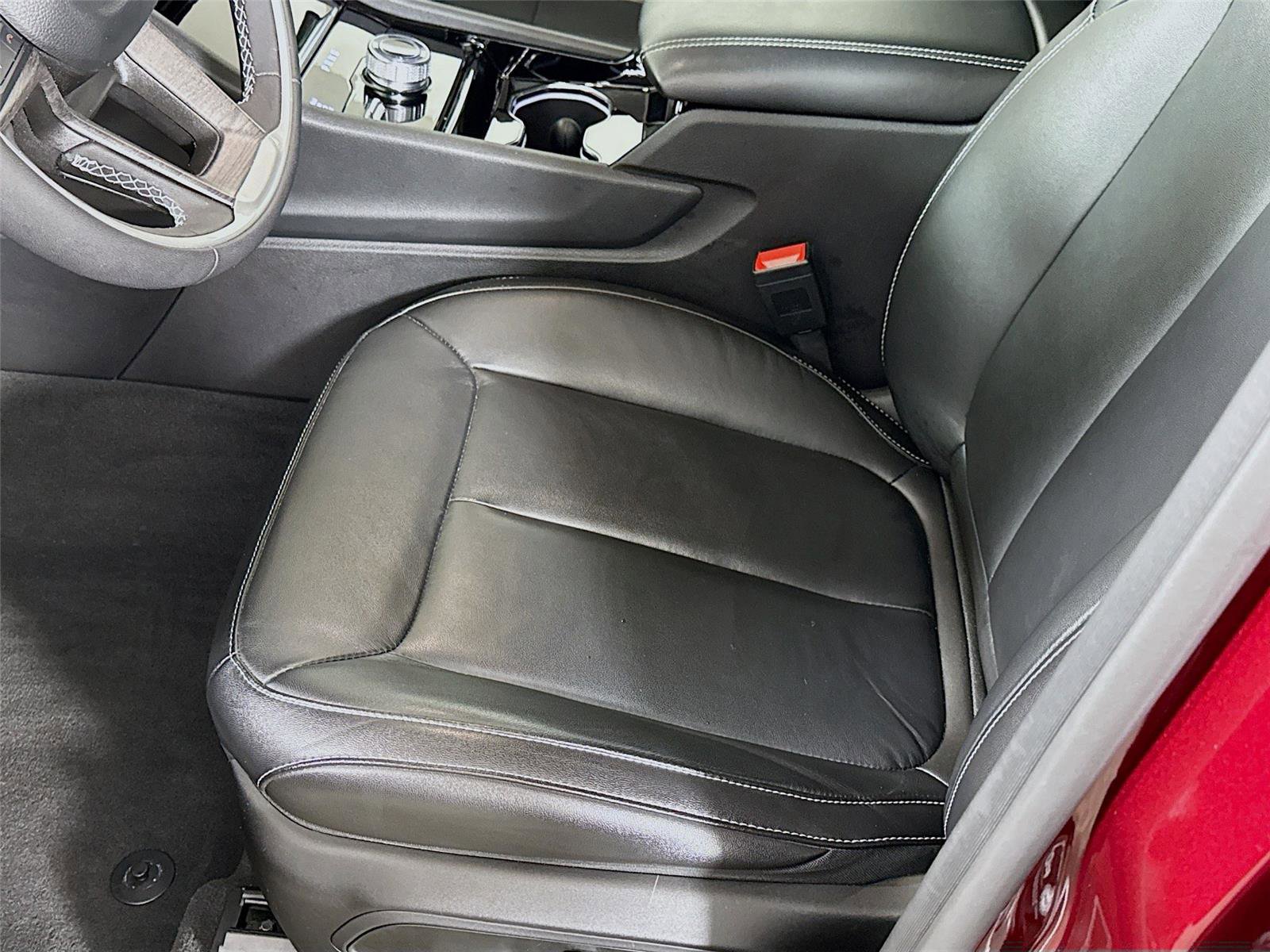 Used 2023 Jeep Grand Cherokee Limited image 13