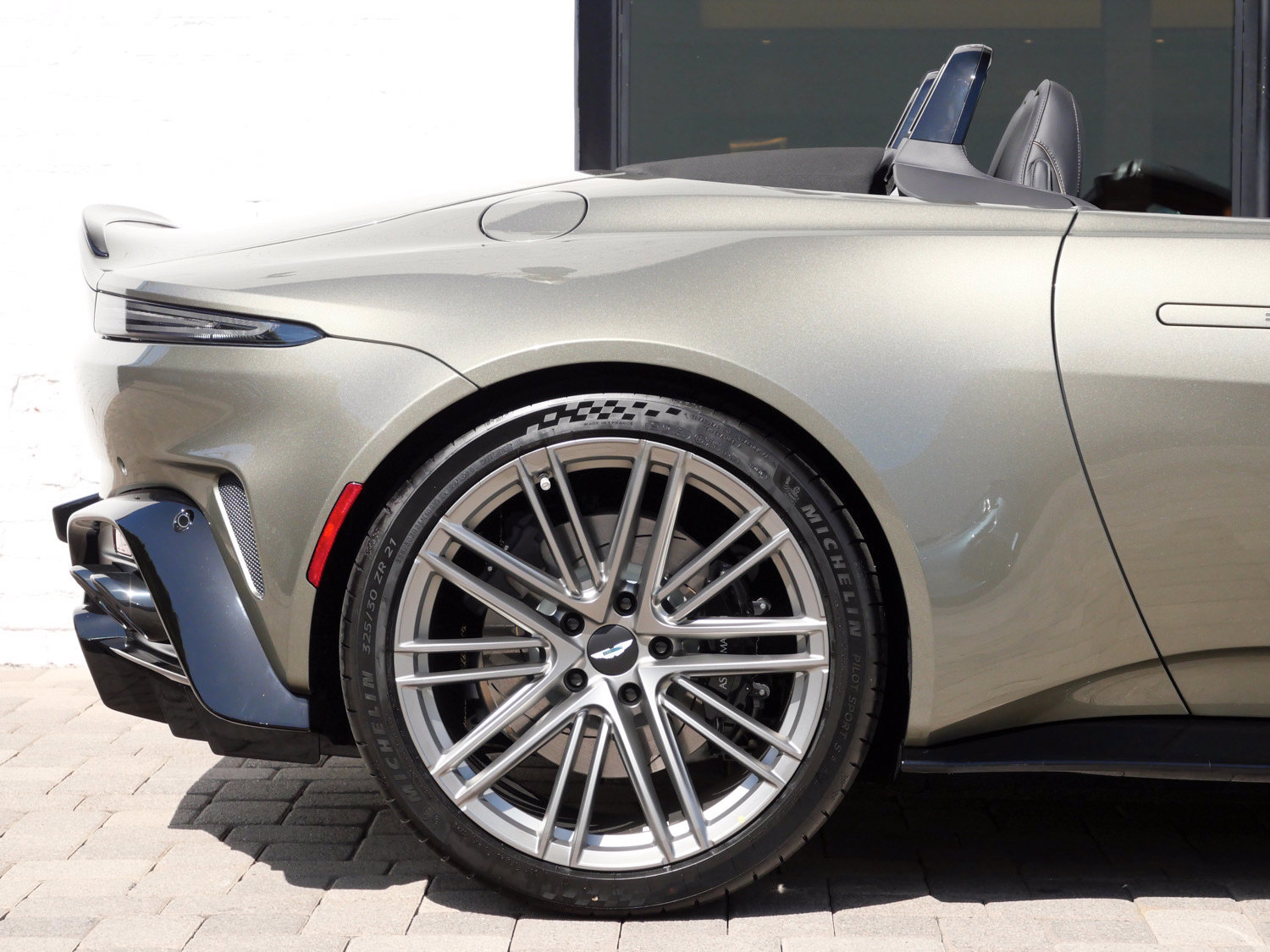 New 2026 Aston Martin V8 Vantage S RWD image 15