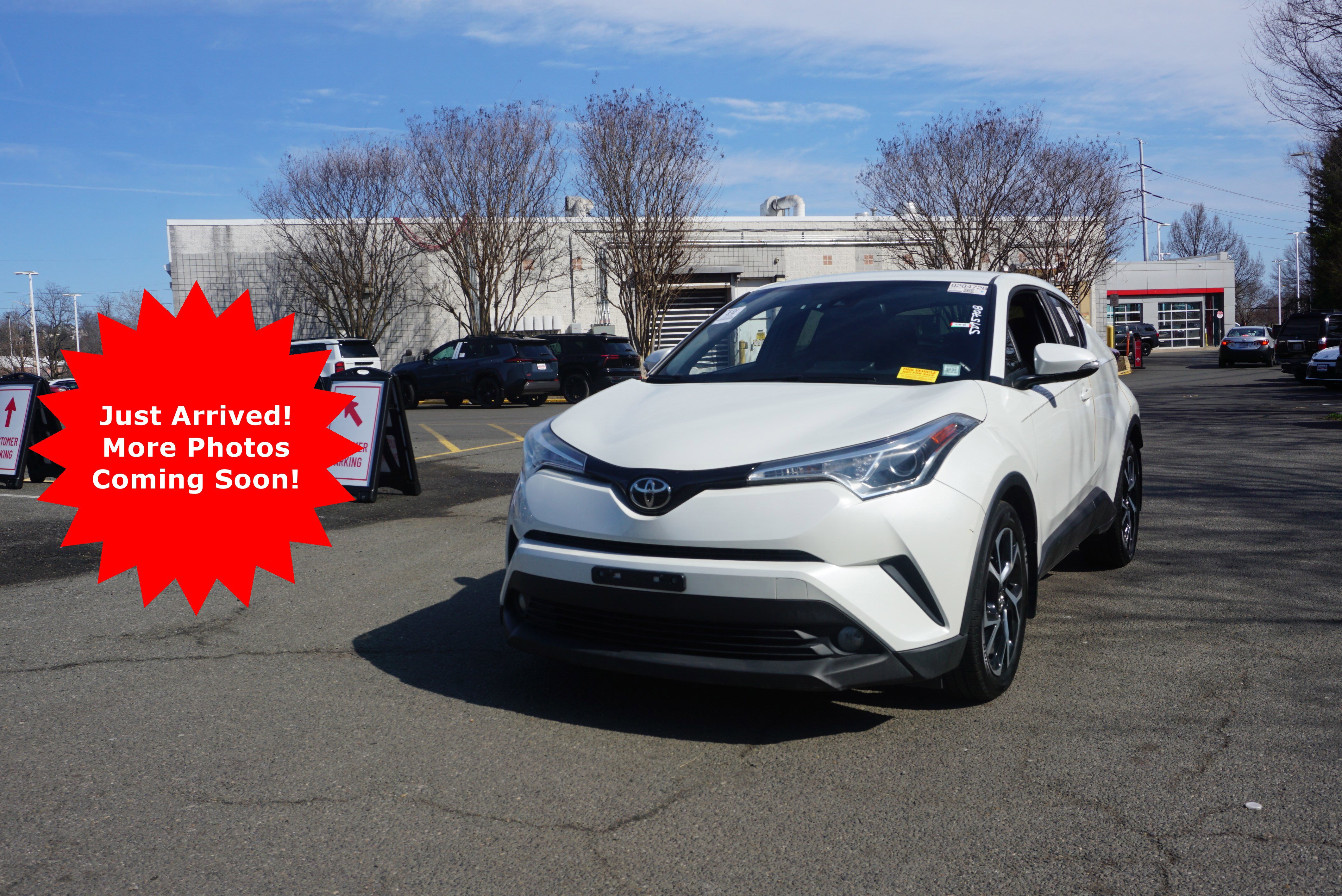 Used 2018 Toyota C-HR XLE image 1