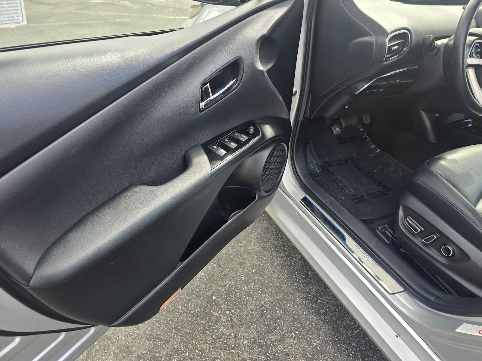 Used 2017 Toyota Prius Prime Advanced FWD image 20