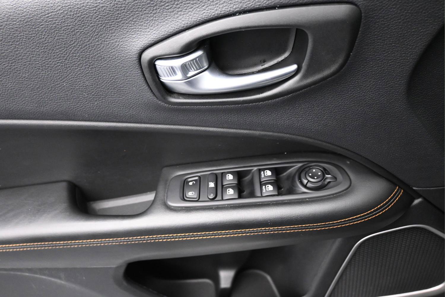 Used 2021 Jeep Compass Limited AWD/4WD image 40