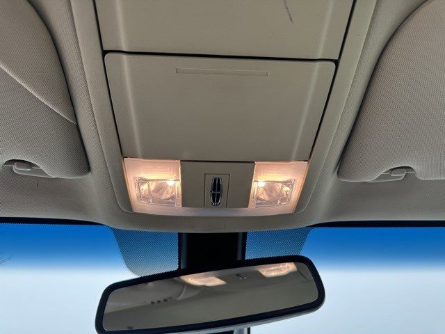 Used 2014 Lincoln MKS AWD w/ Equipment Group 101A image 20