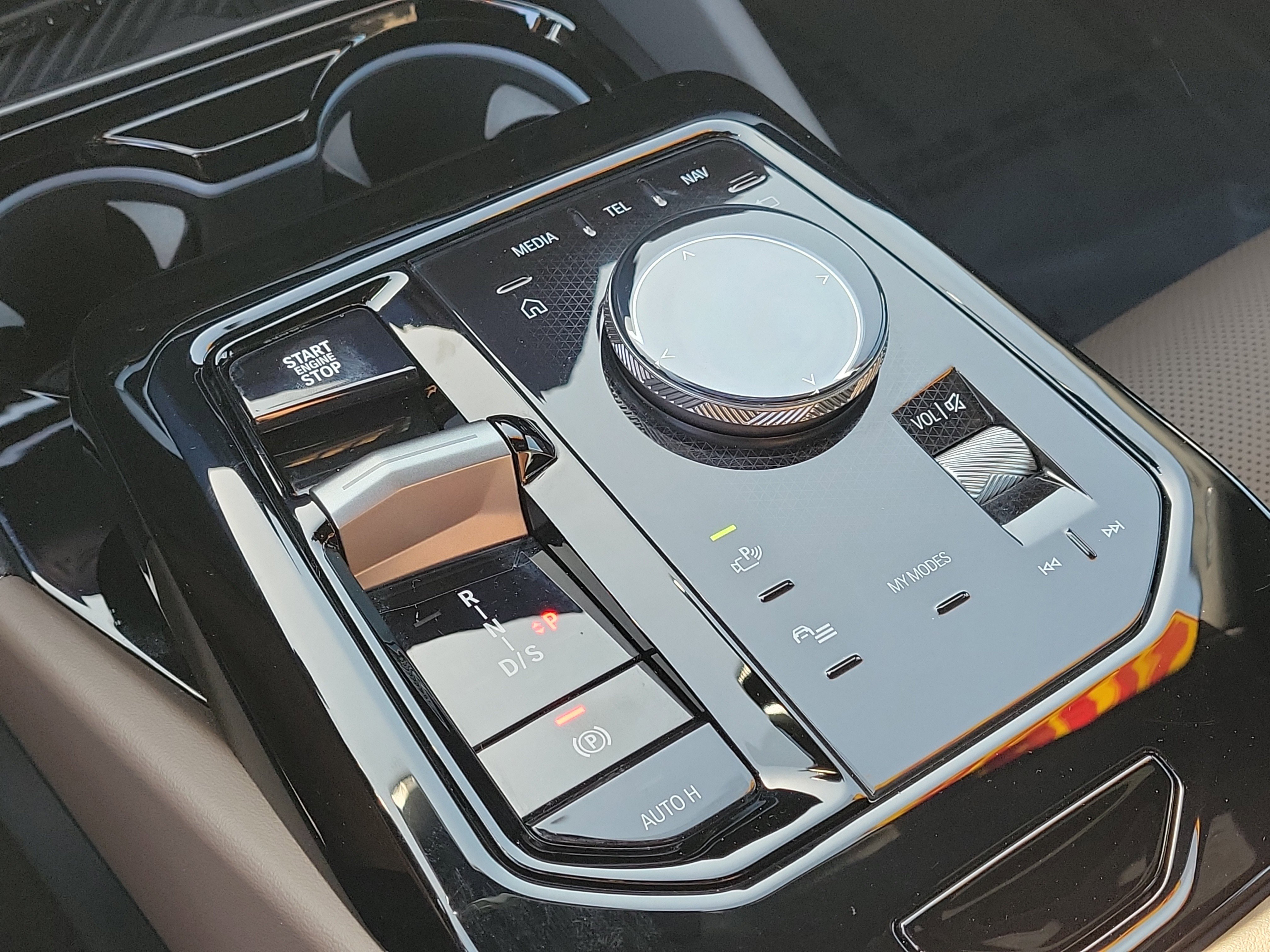 Used 2026 BMW 530i w/ M Sport Package image 25