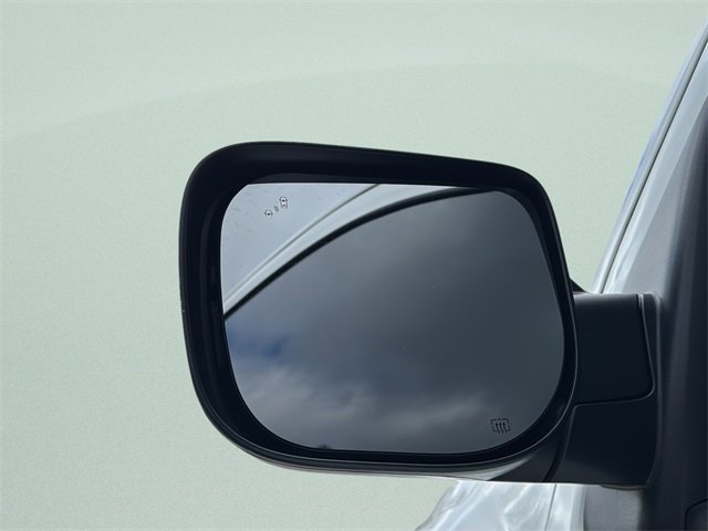 Used 2023 Nissan Titan SV image 23