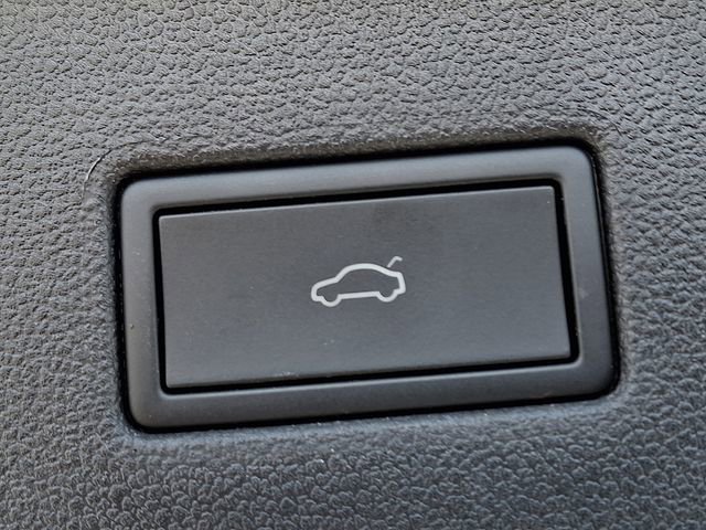 Certified 2023 Volkswagen Tiguan SEL R-Line image 28