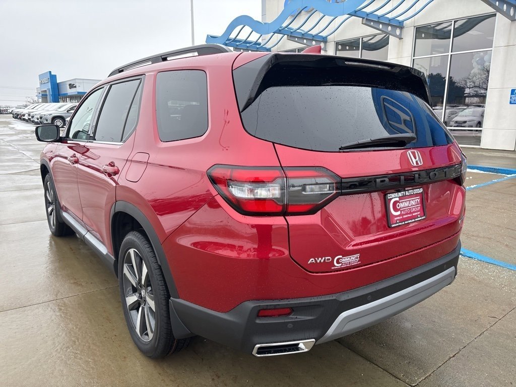 New 2025 Honda Pilot Touring image 5